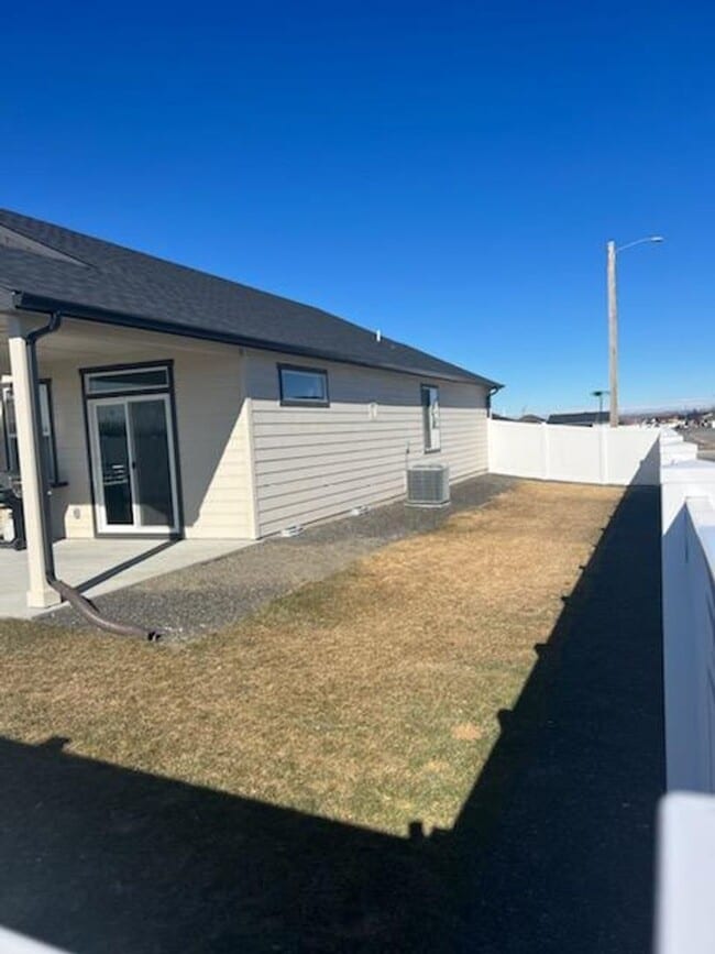Building Photo - Great home in Northwest Twin Falls