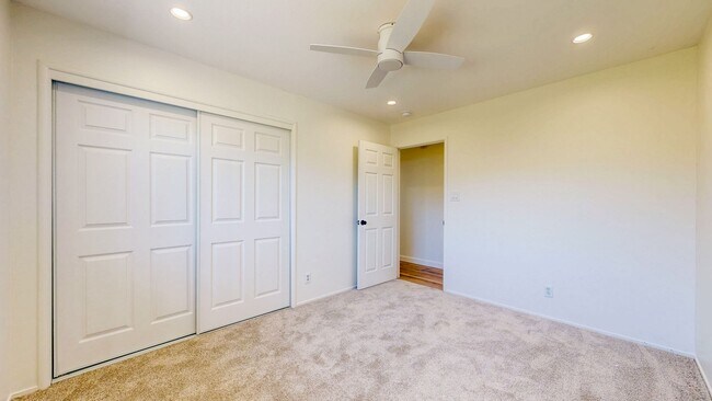 Building Photo - 1925 Leafgreen Dr