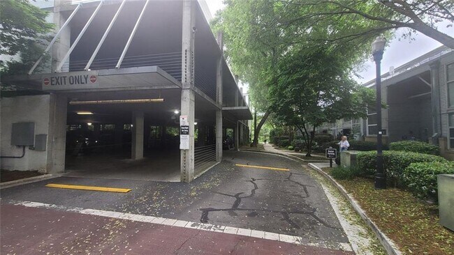 Building Photo - 821 Ralph McGill Blvd NE