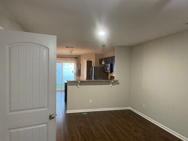 Building Photo - Beautiful Goodlettsville Condo Rental – 2 Bed, 2.5 Bath
