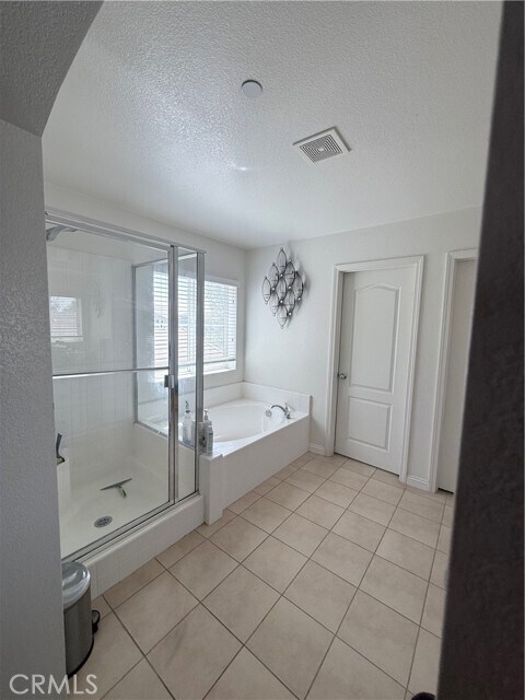 Building Photo - 16360 River Glen Ln