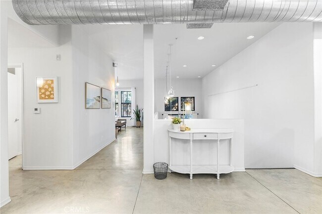 Building Photo - 210 N Spurgeon St