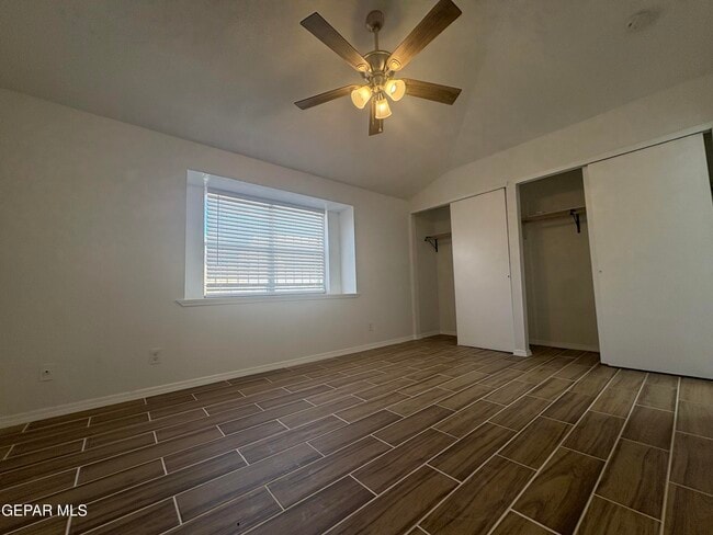 Building Photo - 11369 Lake Loy Dr