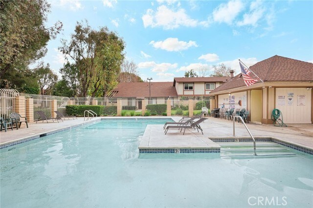 Building Photo - 1740 N Willow Woods Dr