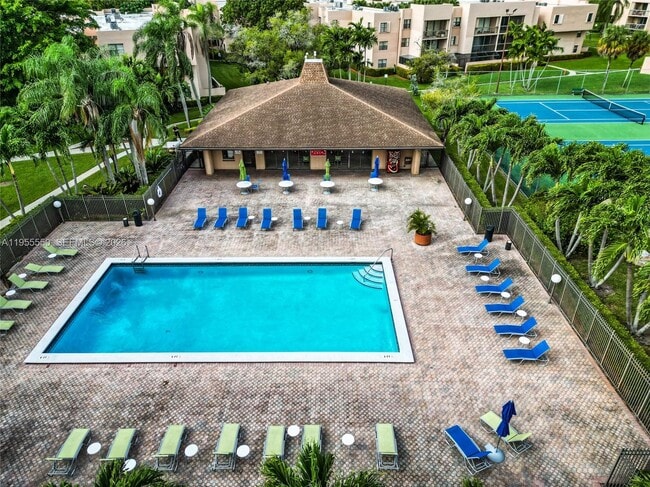 Building Photo - 10425 SW 112th Ave