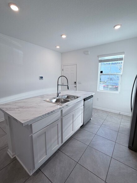 Building Photo - 4927 Nebula Ln