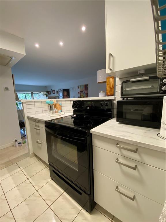 Building Photo - 5821 Washington St