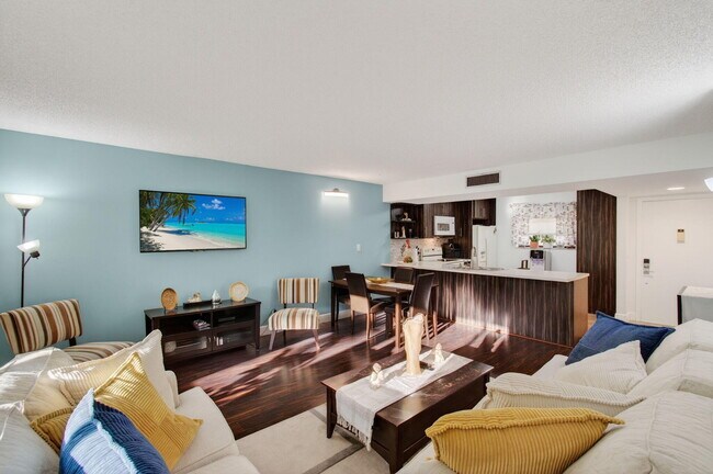 Building Photo - 5220 Las Verdes Cir