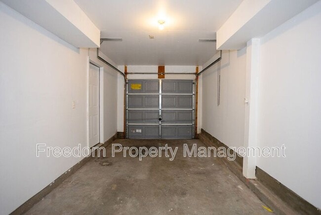 Building Photo - 8150 Rainwater Cir