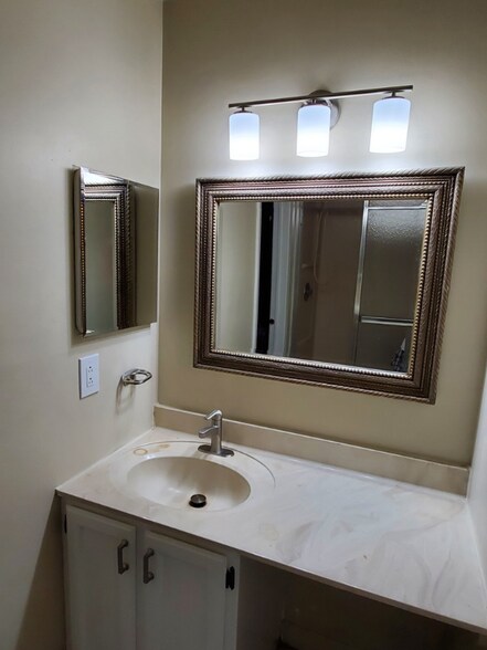 Building Photo - 53 Flintlock Ln