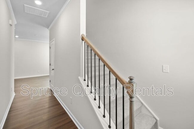 Building Photo - 1103 Red Wing Dr
