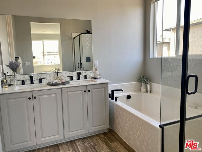 Building Photo - 713 Daniel Freeman Cir