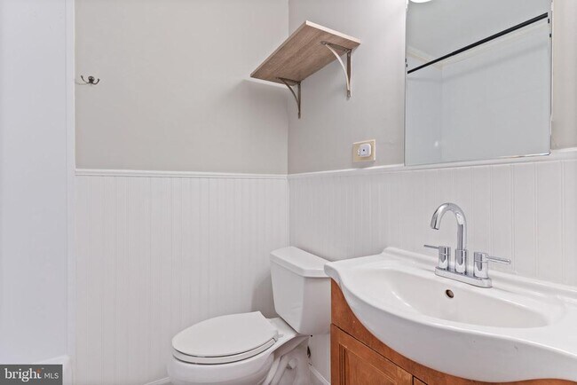 Building Photo - 4023 Poplar St