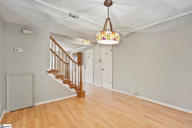Building Photo - 97 Jamestowne Way