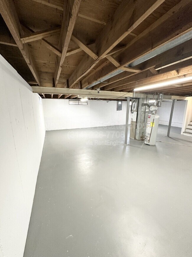 Building Photo - 12154 Parkwood Pl