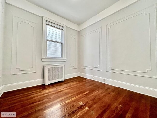 Building Photo - 2 bedroom in MASPETH NY 11378
