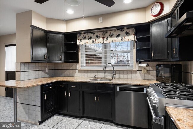 Building Photo - 55 E Evesham Rd