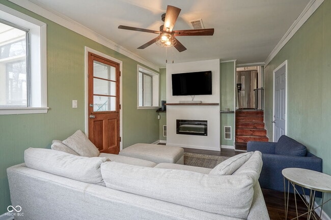 Building Photo - 1005 Chevy Chase Ln