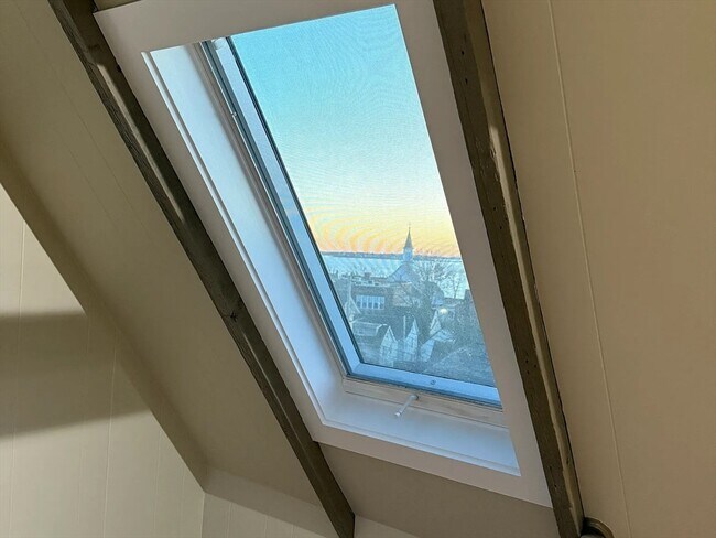 Building Photo - 60 Redington St