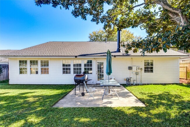 Building Photo - 7027 Brockington Dr