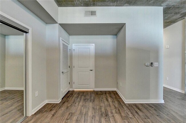 Building Photo - 3324 Peachtree Rd