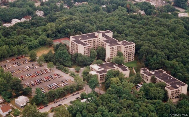 Building Photo - 150 Overlook Ave