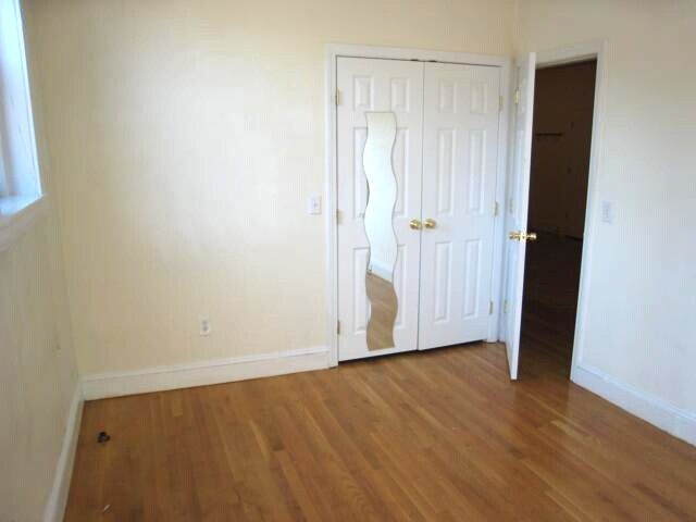 Building Photo - 324 Saint Paul St