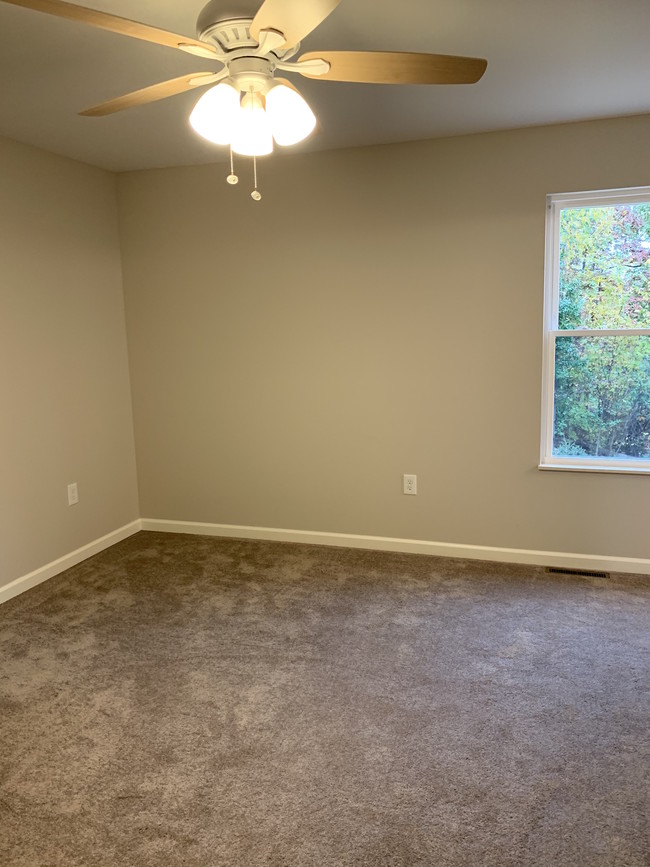 Main Bedroom - 6673 New Rd