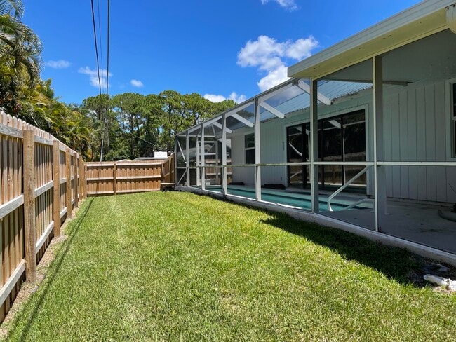 Building Photo - 3196 SW Areca Dr