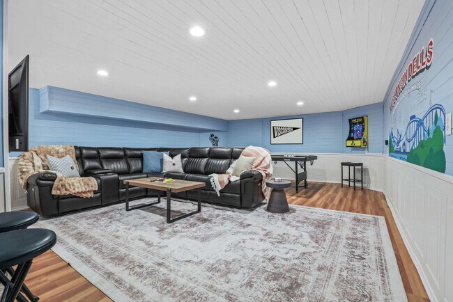 Building Photo - 924 Capital St