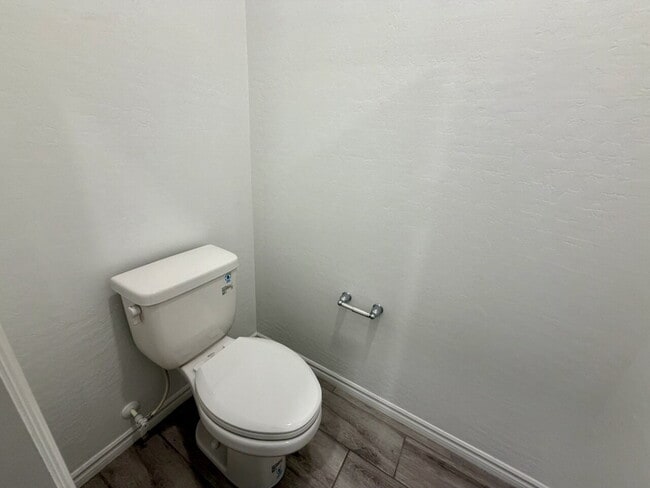 Building Photo - GATED 3 BED 2.5 BATH TOWNHOME WITH 2-CAR GARAGE, COVERED PATIO & COMMUNITY POOL