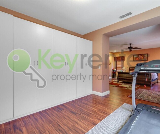 Building Photo - 208 Otter Glen Ct