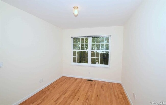 Building Photo - 74 Firwood Rd