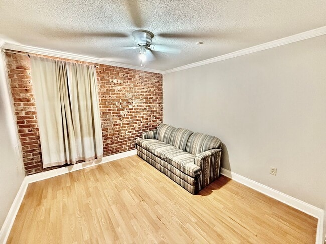 Building Photo - Two Bedroom Home with Spacious Bedrooms
