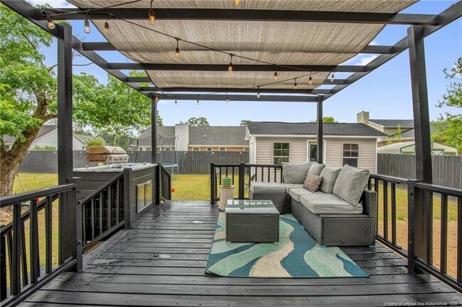 Building Photo - 7457 Avila Dr