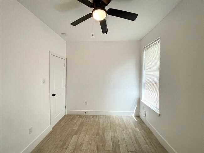 Building Photo - 5121 Southwind St