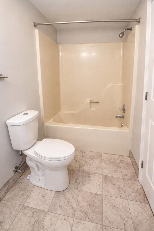 Building Photo - 3496 Burbank Dr