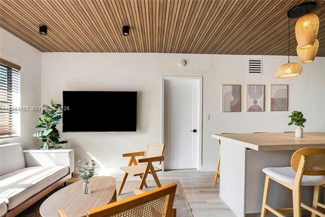 Building Photo - 1275 Marseille Dr