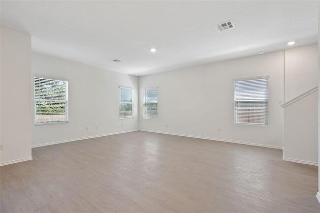 Building Photo - 1721 Roaming Oak Bnd