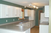 Building Photo - 2146 Limerick Ln