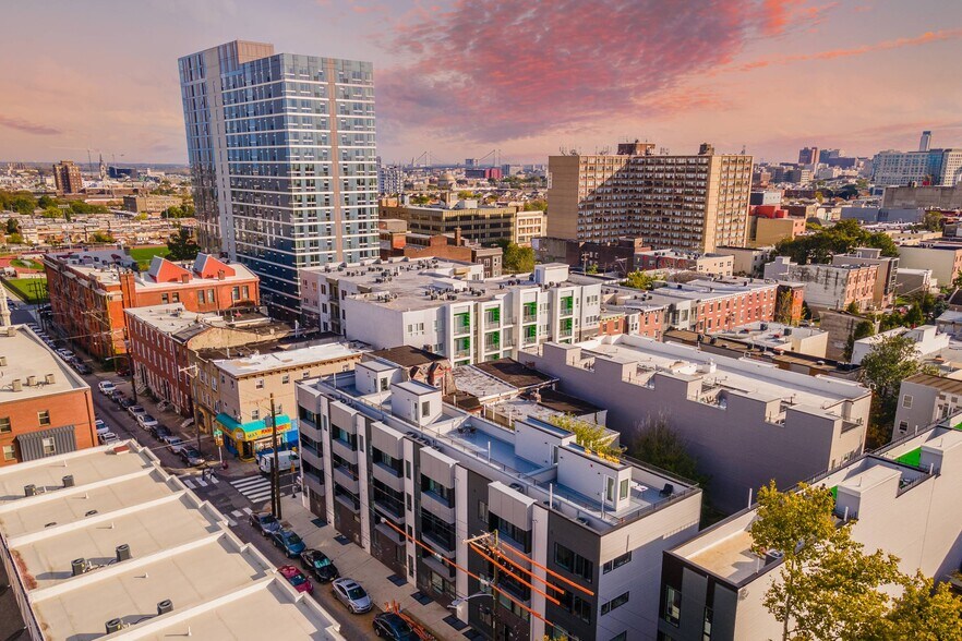 Building Photo - 1338 N 15th St