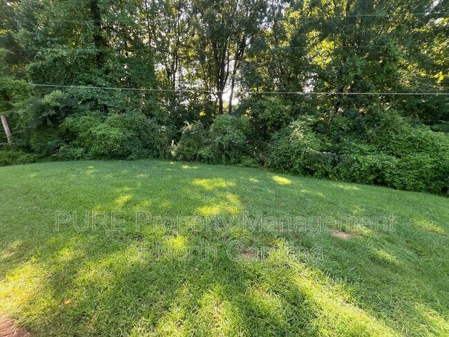 Building Photo - 3515 Julia Ct