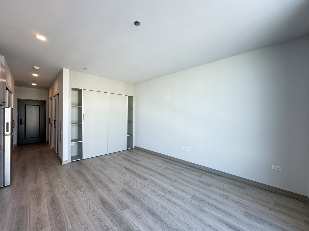 Building Photo - 2155 N Elston Ave