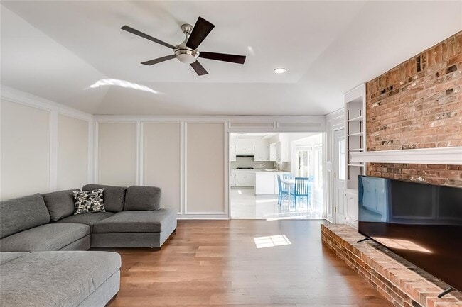 Building Photo - 11209 Deadoak Ln