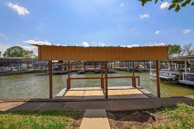 Building Photo - 6516 Blue Water Ct