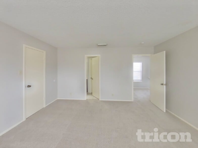 Building Photo - 4827 Fern Lake