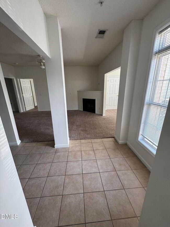 Building Photo - 1 Bed 1.5 Bath in Brier Creek! Available NOW!