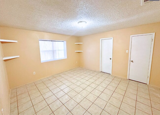 Building Photo - AVAILABLE SOON!