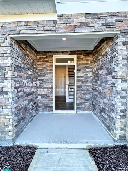 Building Photo - 813 Washington St