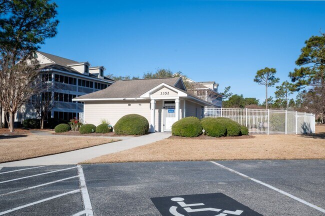 Building Photo - FULLY FURNISHED OFF-SEASON  1 BEDROOM NOW AVAILABLE